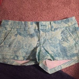 American Eagle Green Floral Shorts